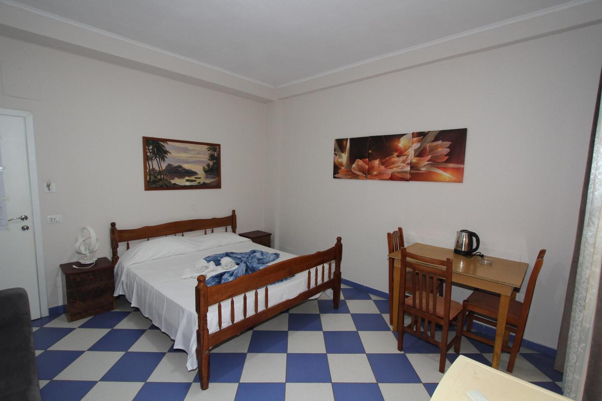 Kompleksi Eli Guest House Durrës Extérieur photo